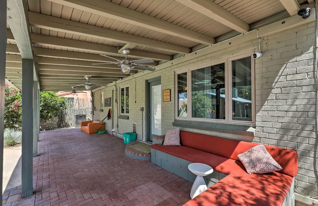 Vibrant Tucson Home, Walk To U Of A & Dining!-1